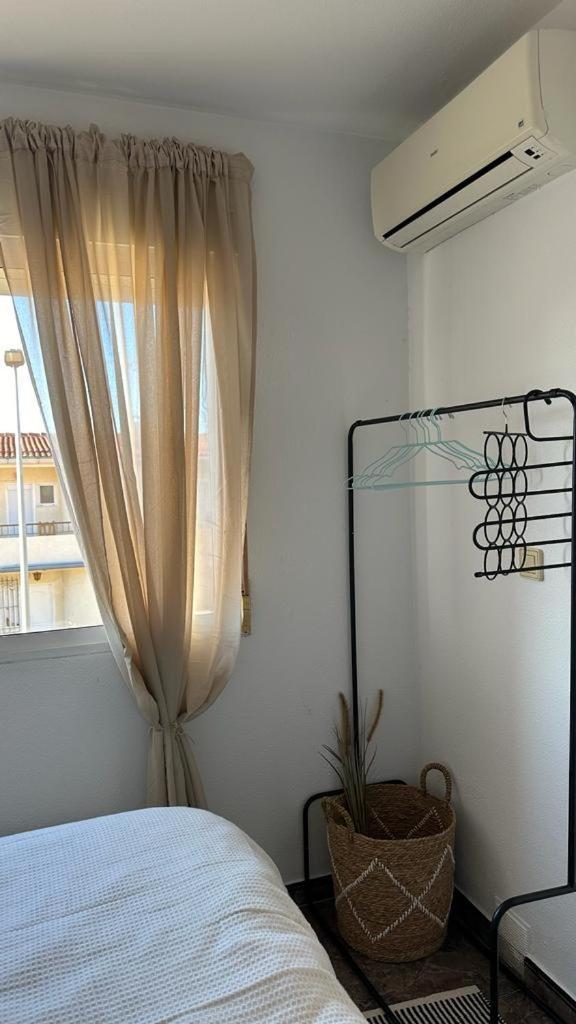Playa De Los Naufragos Cozy Apartment With Pool Torrevieja Esterno foto